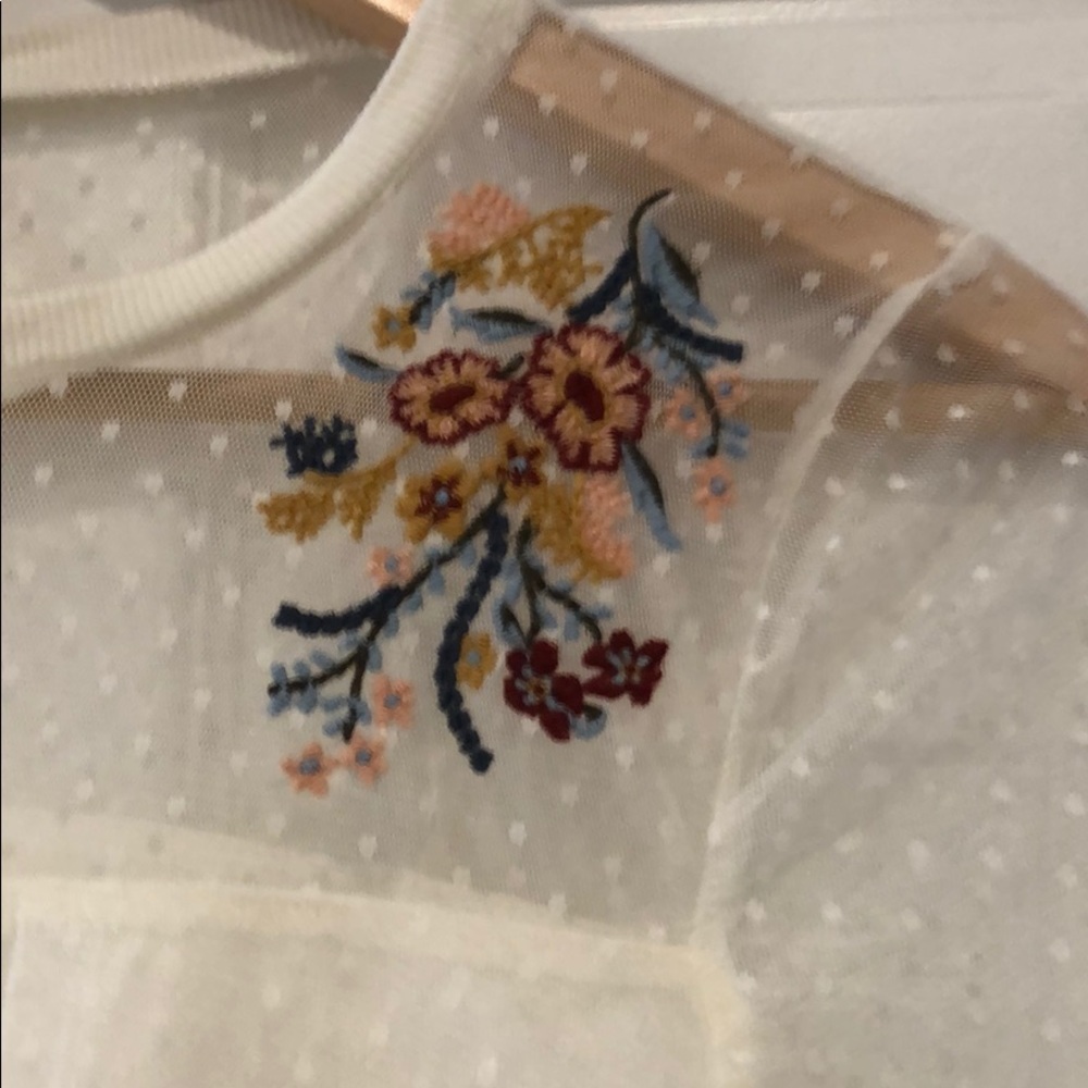 Embroidered blouse - Picture 2 of 3